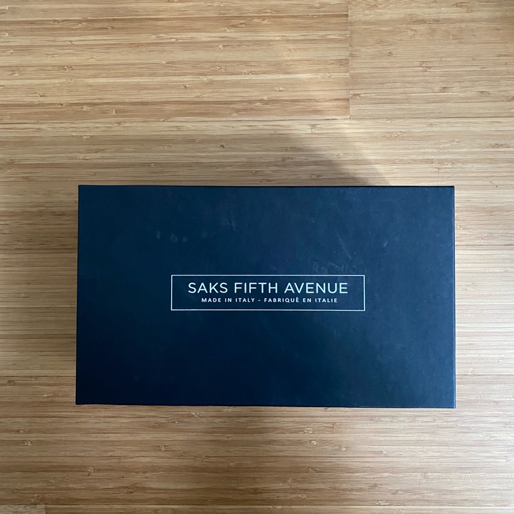 NWT SAKS FIFTH AVENUE SANDALS